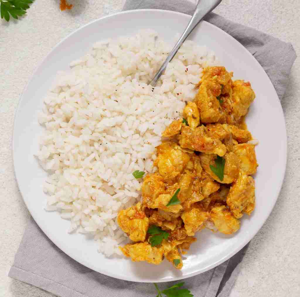 foto di un piatto con riso e pollo per l'articolo Riso e pollo: che noia